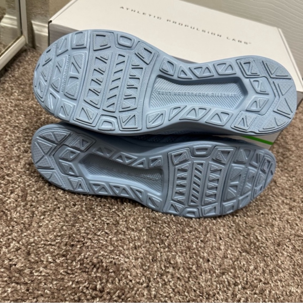 BRAND NEW A.P.L Light Blue Techloom Sneakers - Picture 2 of 4